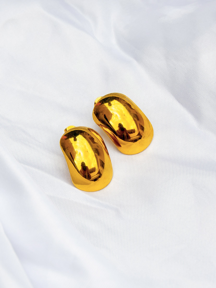 Χρυσά κυρτά οβάλ σκουλαρίκια